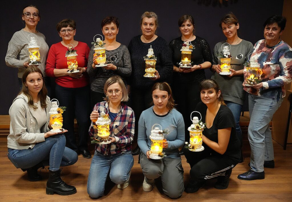 GRUDNIOWY WIECZÓR - DOSKONAŁY CZAS NA ZAPALENIE ŚWIĄTECZNYCH LAMPIONÓW.