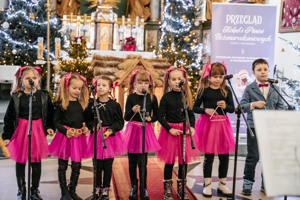 KOLĘDOWANIE W SZCZEBRZESZYNIE