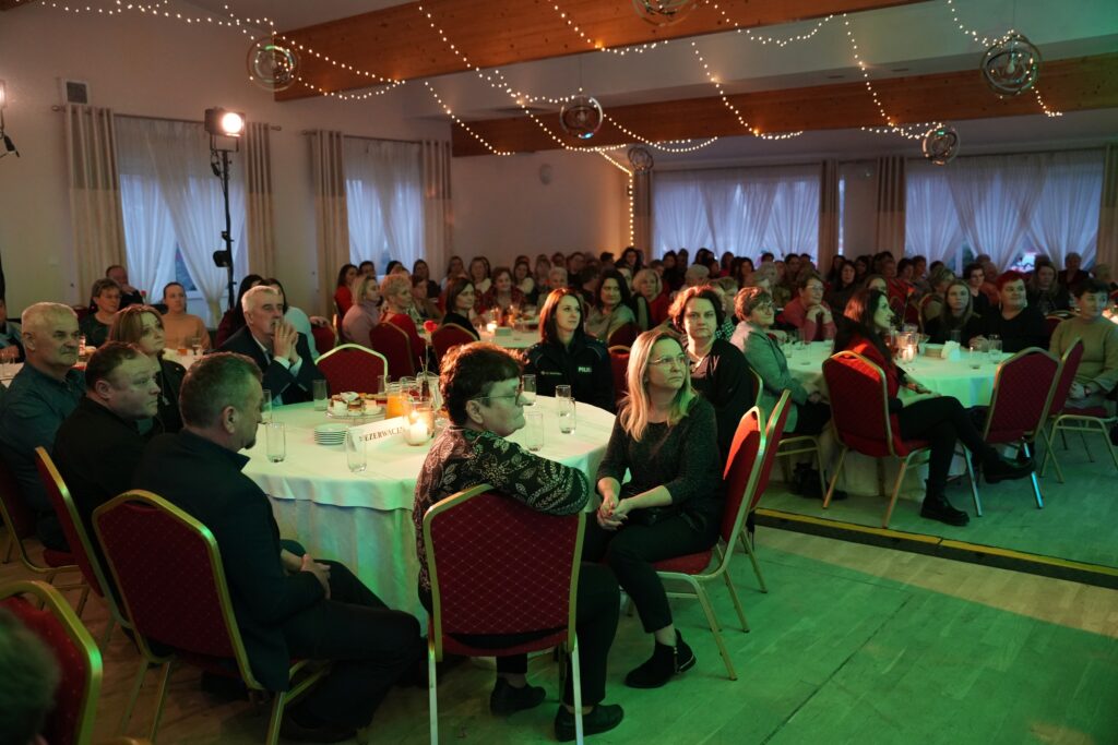 GMINNY DZIEŃ KOBIET NA WESOŁO