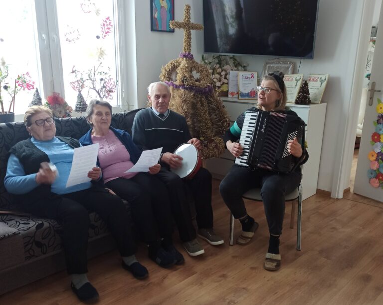 ,,Centrum Aktywności Lokalnej” nasi Seniorzy spotkali się na wspólne kolędowanie. ,,Centrum Aktywności Lokalnej” nasi Seniorzy spotkali się na wspólne kolędowanie.