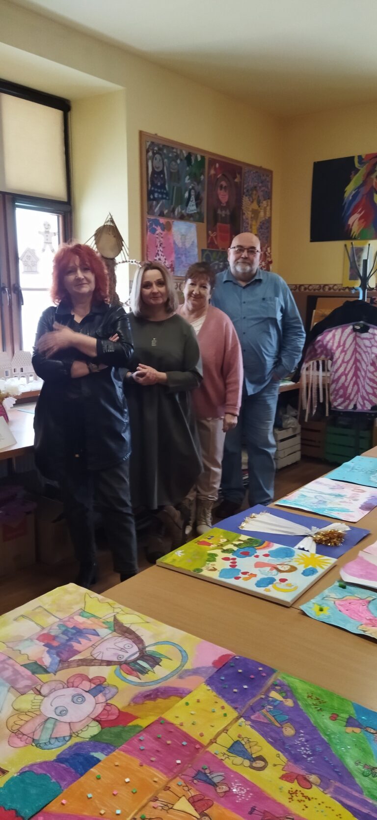 DECYZJE ZAPADŁY!!!  DZIŚ OCENIONO PRACE W XV GMINNYM KONKURSIE PLASTYCZNYM „NA ANIELSKICH SKRZYDŁACH”