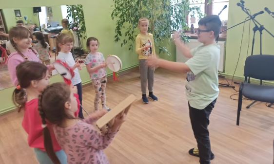 Ferie😀 🩷🎶 Zabawy muzyczne 🩷🎹🥁🪇🎶 w GOK w Nieliszu 🙂