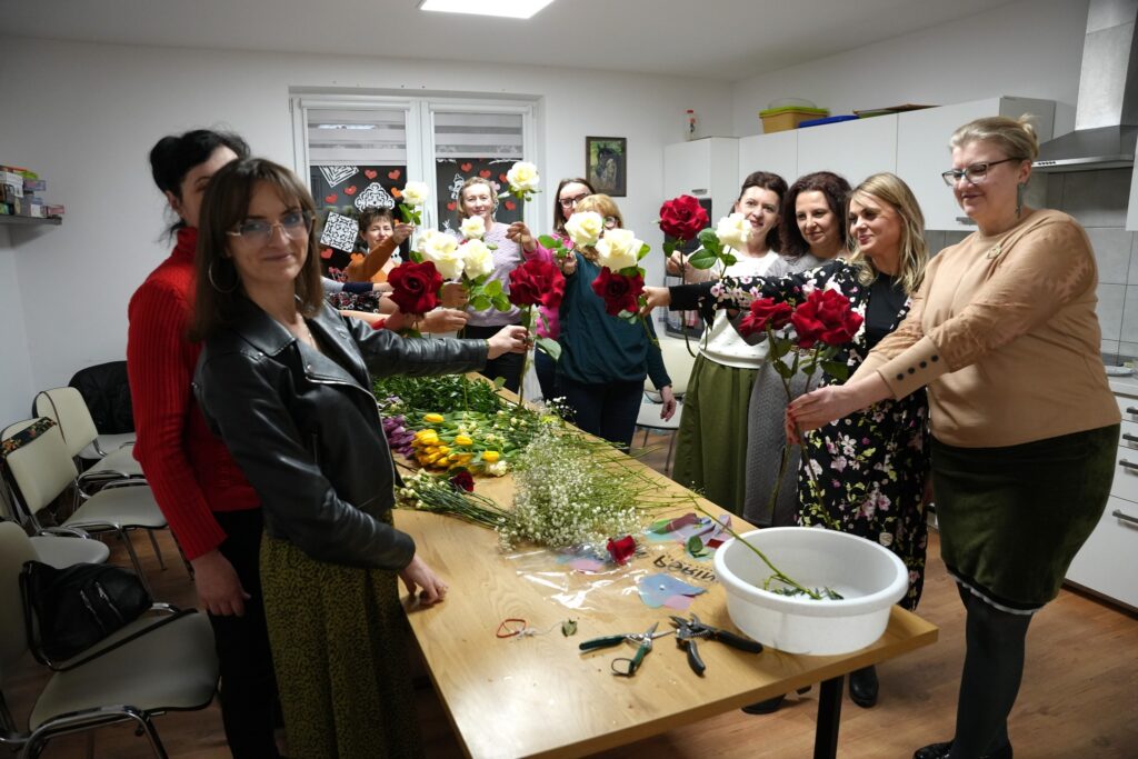 ŚWIĘTO KOBIET W GMINIE NIELISZ – CZ. II WARSZTATY ARTYSTYCZNO-ROZWOJOWE 🌸